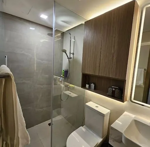 Luxury Apartment Suite 2 At Park Mckinley West