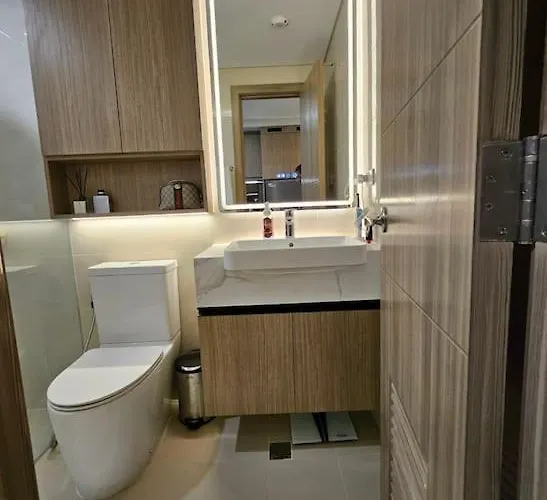 Luxury Apartment Suite 2 At Park Mckinley West