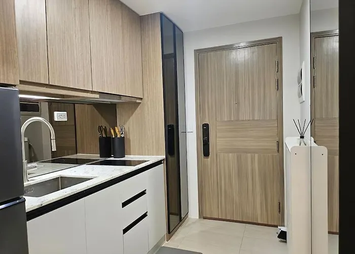 Luxury Apartment Suite 2 At Park Mckinley West
