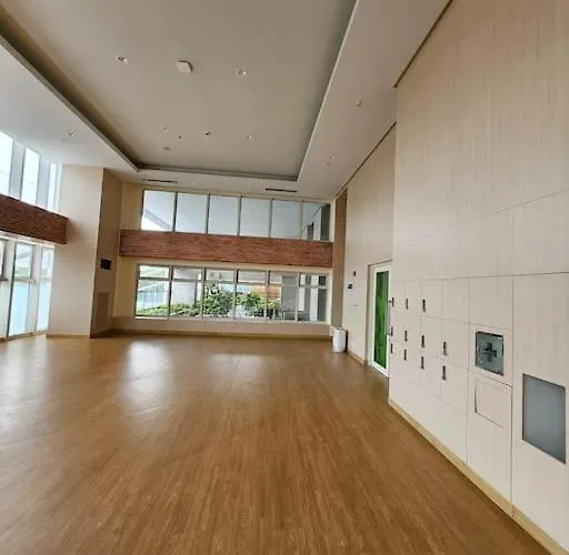 Luxury Apartment Suite 2 At Park Mckinley West *