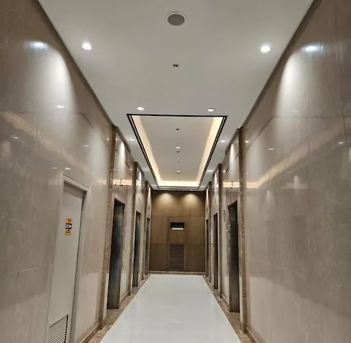 Luxury Apartment Suite 2 At Park Mckinley West