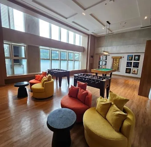 Luxury Apartment Suite 2 At Park Mckinley West Manila