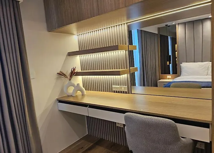 Luxury Apartment Suite 2 At Park Mckinley West * Manila