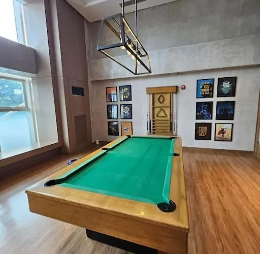 Luxury Apartment Suite 2 At Park Mckinley West Apartamento