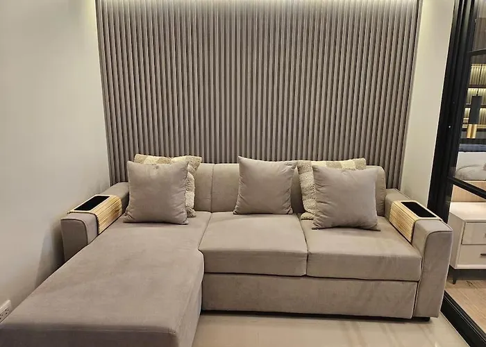 Luxury Apartment Suite 2 At Park Mckinley West