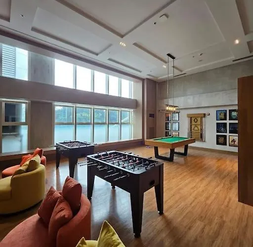 Luxury Apartment Suite 2 At Park Mckinley West Manila