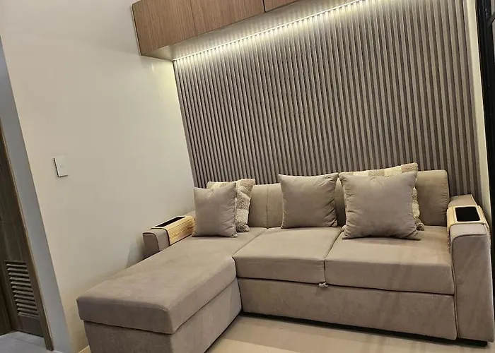 Luxury Apartment Suite 2 At Park Mckinley West *